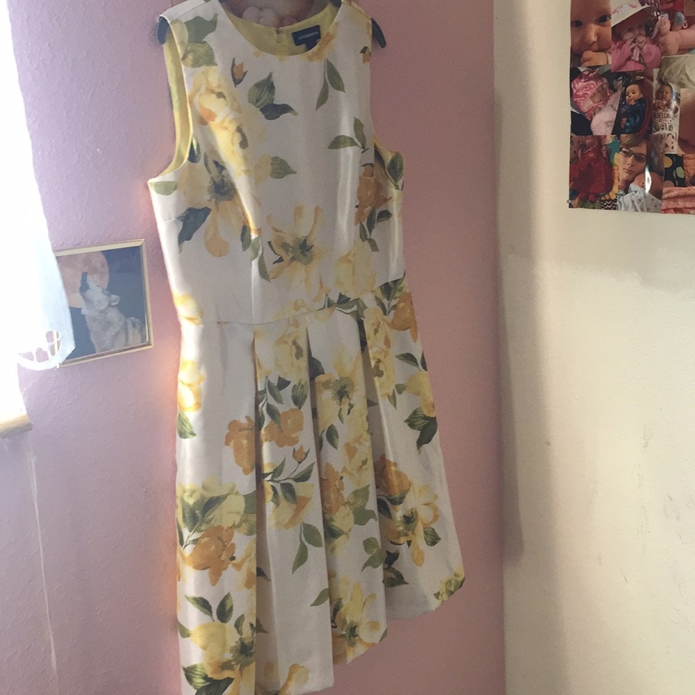 Liz Claiborne dress. Yellow floral print.